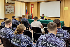 Отдел Госавтоинспекции Западного округа столицы провел занятия по ПДД с водительским составом МОВО по ЗАО г. Москвы